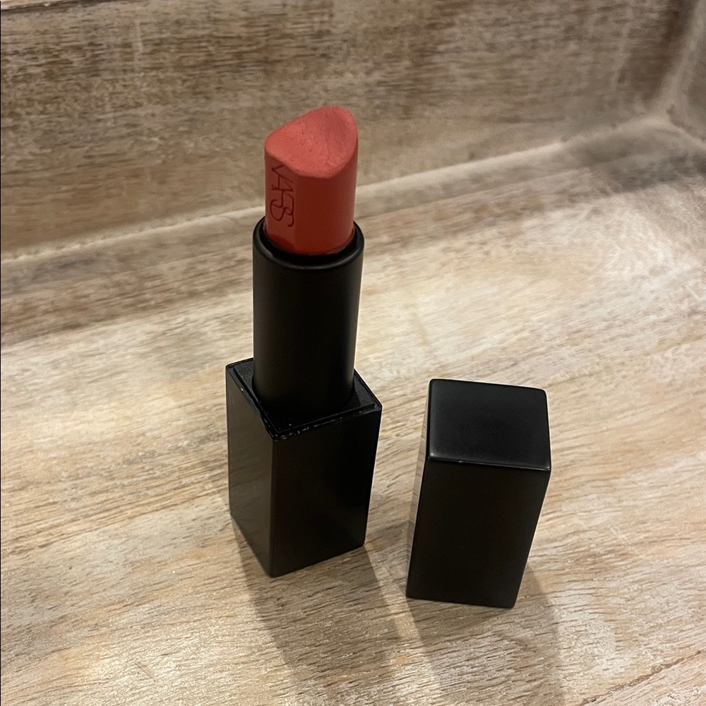 NARS Audacious Lipstick (Jane)